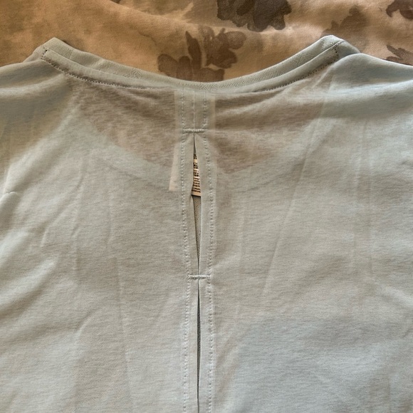 Sleeveless running top - Picture 2 of 8